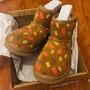 UGG Kids Multicolor Logo Booties